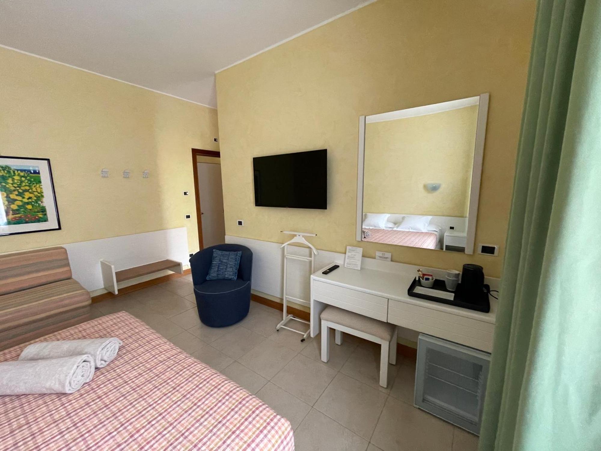 Le Petit Du Lac Sirmione Habitación foto